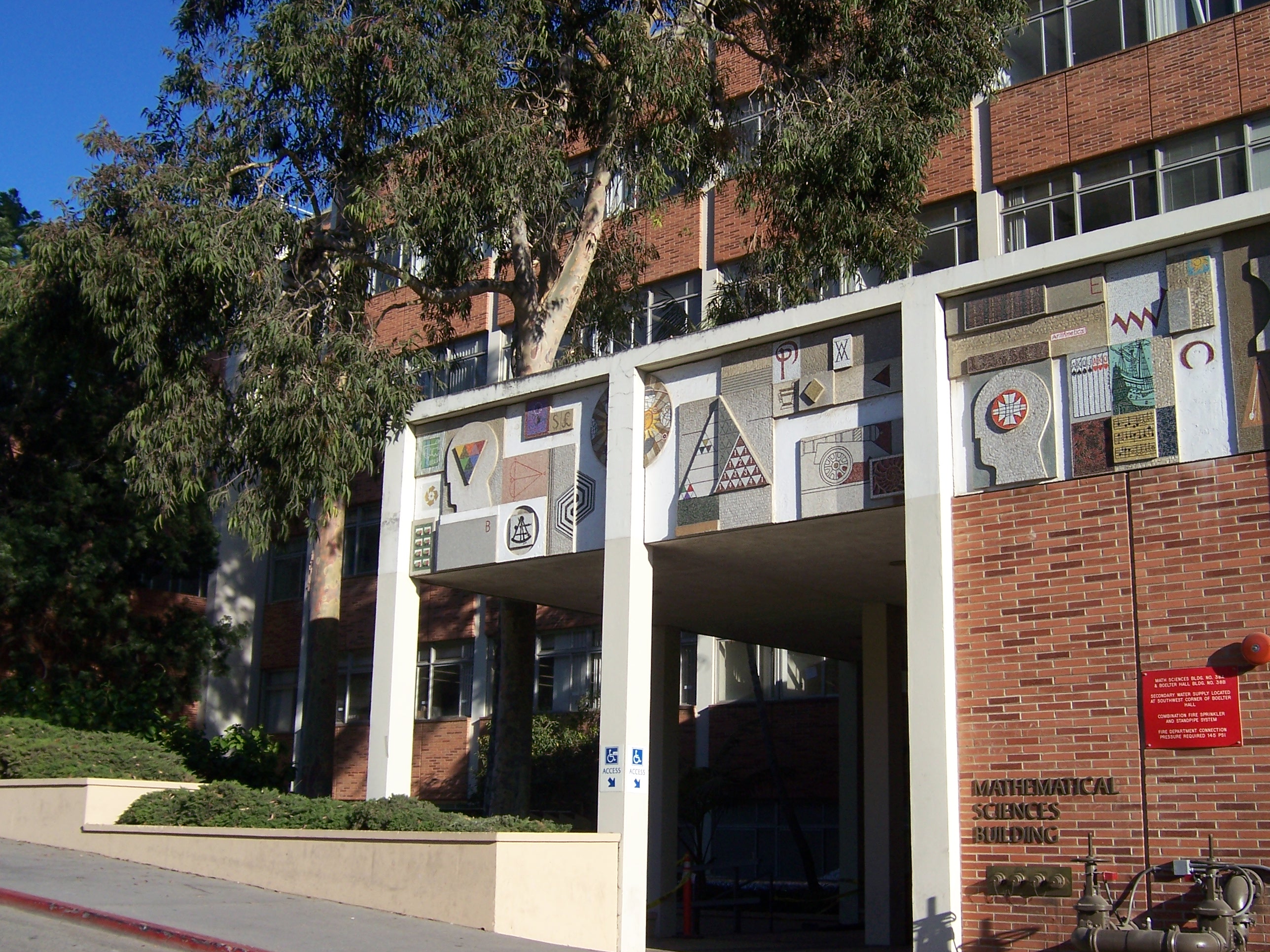 The UCLA Mathematical Sciences Building, where the Department of Atmospheric and Oceanic Sciences (formerly Meteorology, founded by Jacob Bjerknes in 1940) is housed. Mintz and Arakawa did their work on the UCLA GCM in offices on these upper floors. Photo: Oleg Alexandrov, 2007 (public domain).